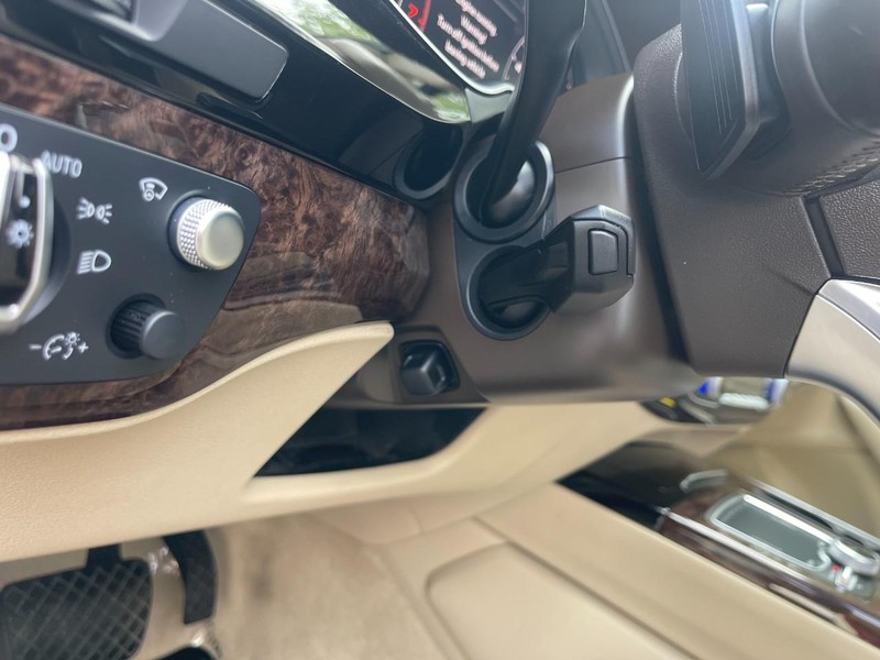 Audi Q7 Vehicle Image 32
