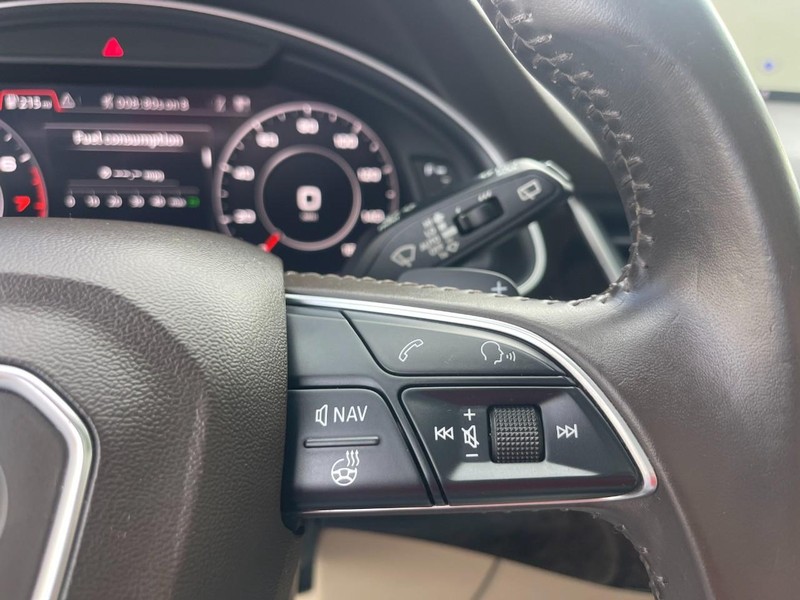 Audi Q7 Vehicle Image 35