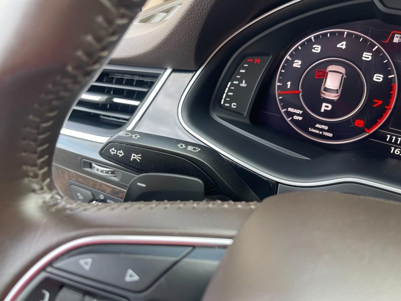 Audi Q7 Vehicle Image 36
