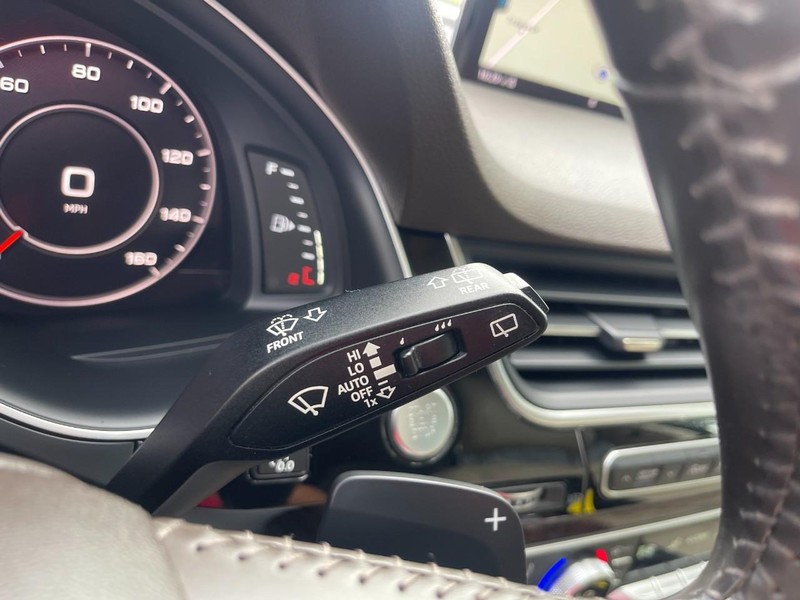 Audi Q7 Vehicle Image 37