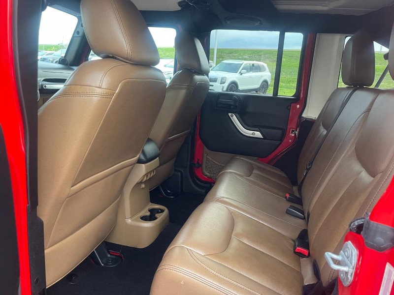 Jeep Wrangler Unlimited Vehicle Image 32