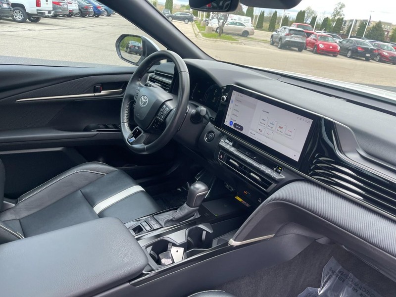 Toyota Camry Vehicle Image 10