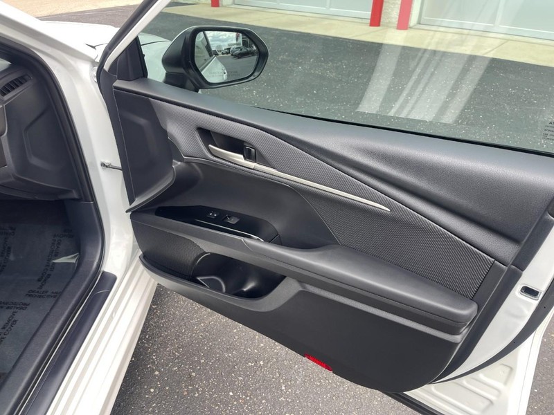 Toyota Camry Vehicle Image 13