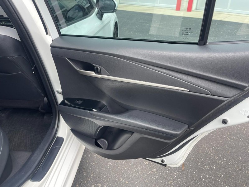 Toyota Camry Vehicle Image 16