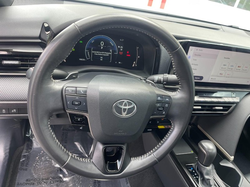 Toyota Camry Vehicle Image 23