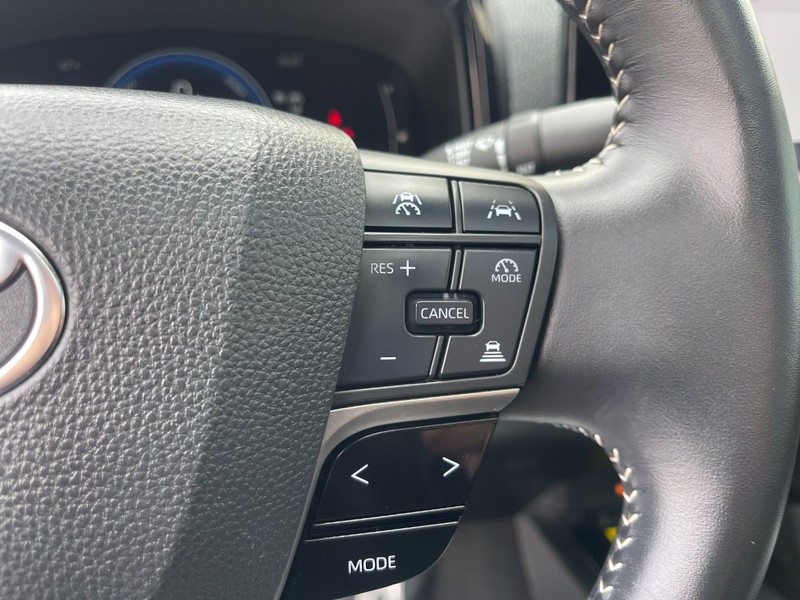 Toyota Camry Vehicle Image 25