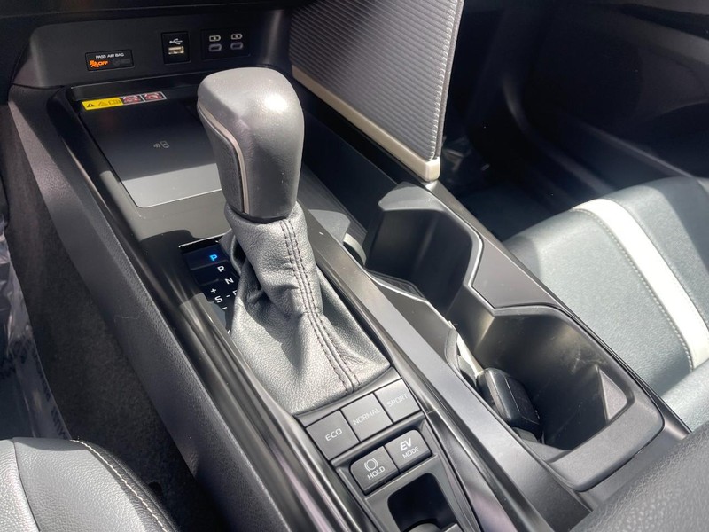 Toyota Camry Vehicle Image 29