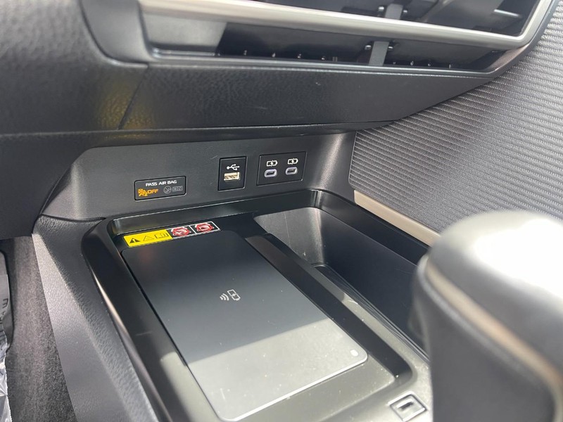Toyota Camry Vehicle Image 30