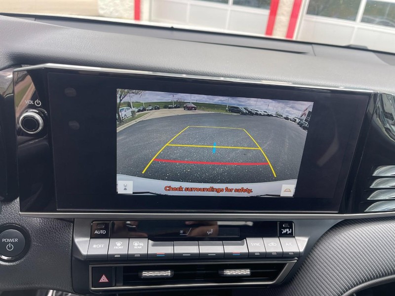 Toyota Camry Vehicle Image 32