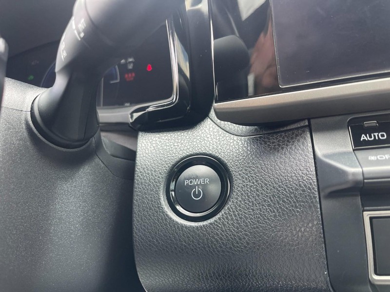 Toyota Camry Vehicle Image 33