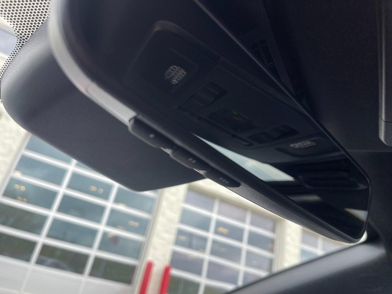 Toyota Camry Vehicle Image 34