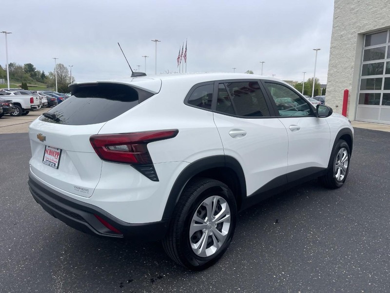 Chevrolet Trax Vehicle Image 03