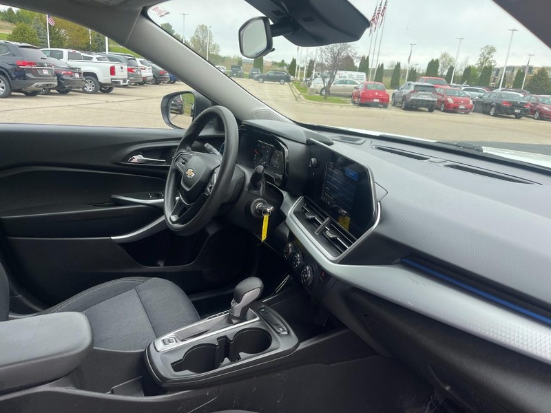 Chevrolet Trax Vehicle Image 06