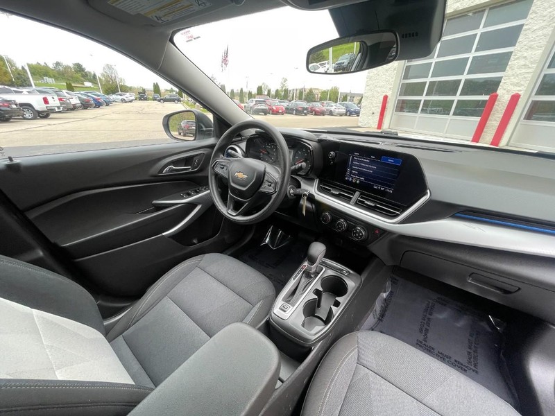 Chevrolet Trax Vehicle Image 08