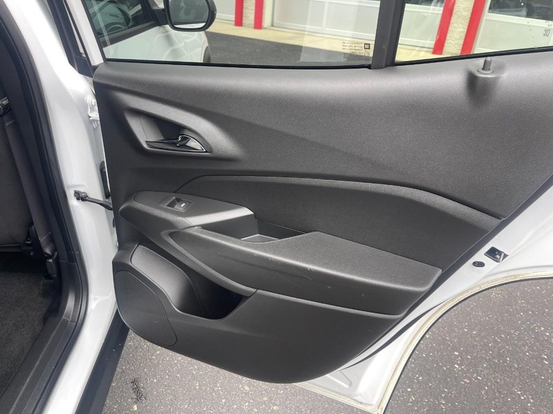 Chevrolet Trax Vehicle Image 12