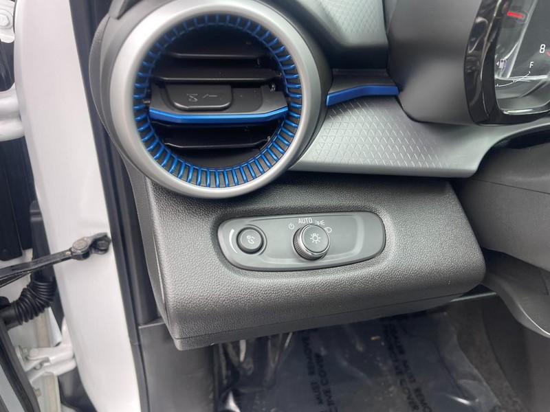 Chevrolet Trax Vehicle Image 18