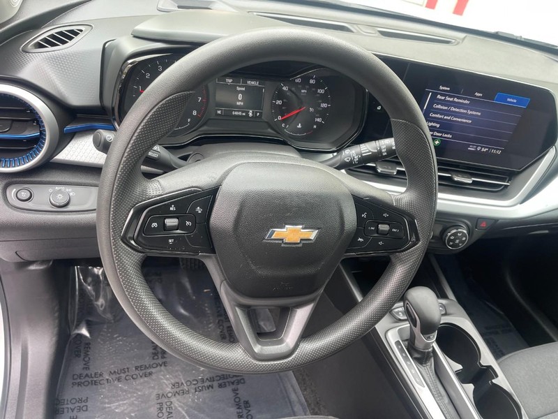 Chevrolet Trax Vehicle Image 19