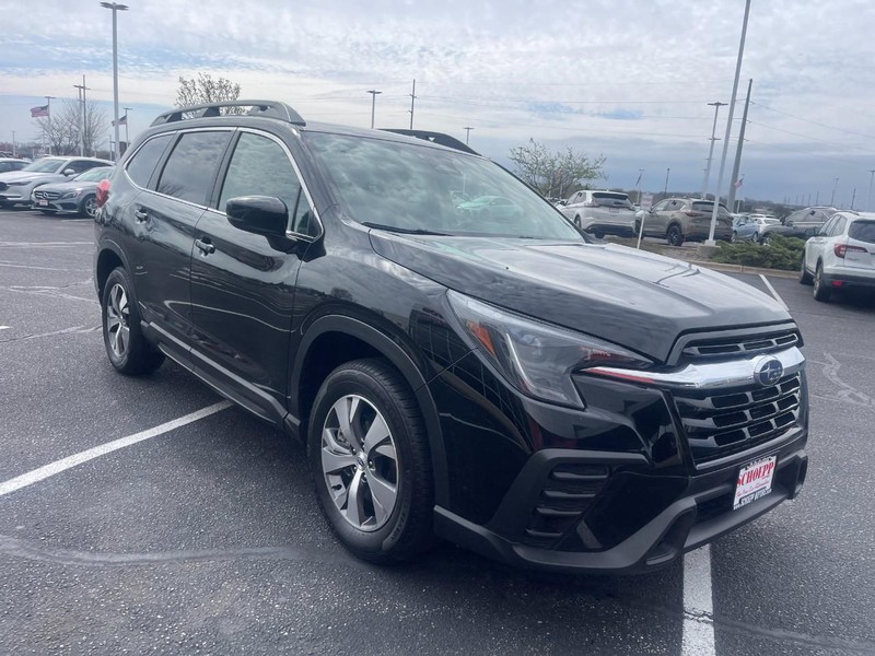 Subaru Ascent Vehicle Image 02