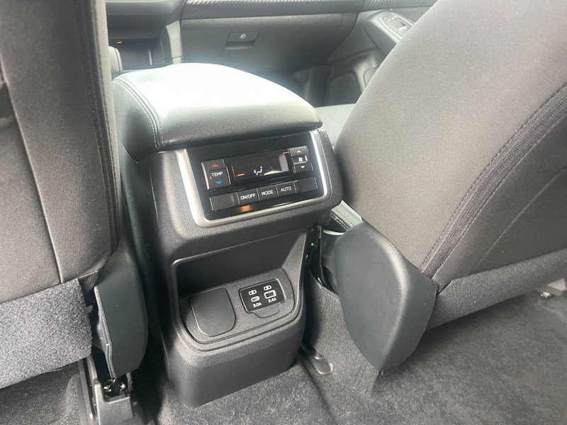 Subaru Ascent Vehicle Image 21