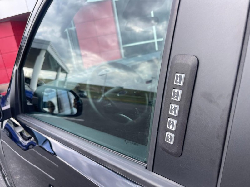 Ford Maverick Vehicle Image 18