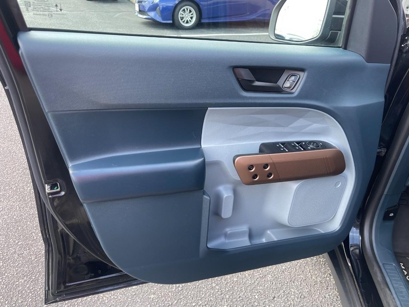 Ford Maverick Vehicle Image 21