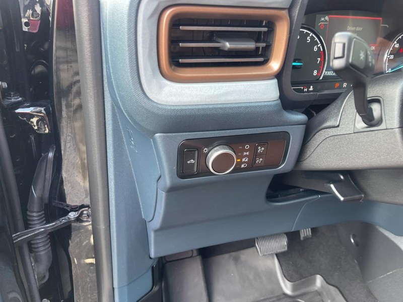 Ford Maverick Vehicle Image 22