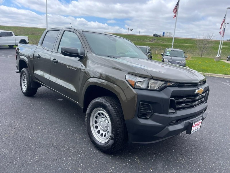 Chevrolet Colorado Vehicle Image 02