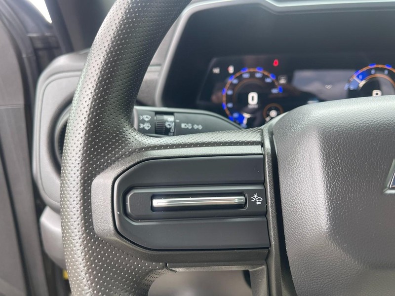 Chevrolet Colorado Vehicle Image 15