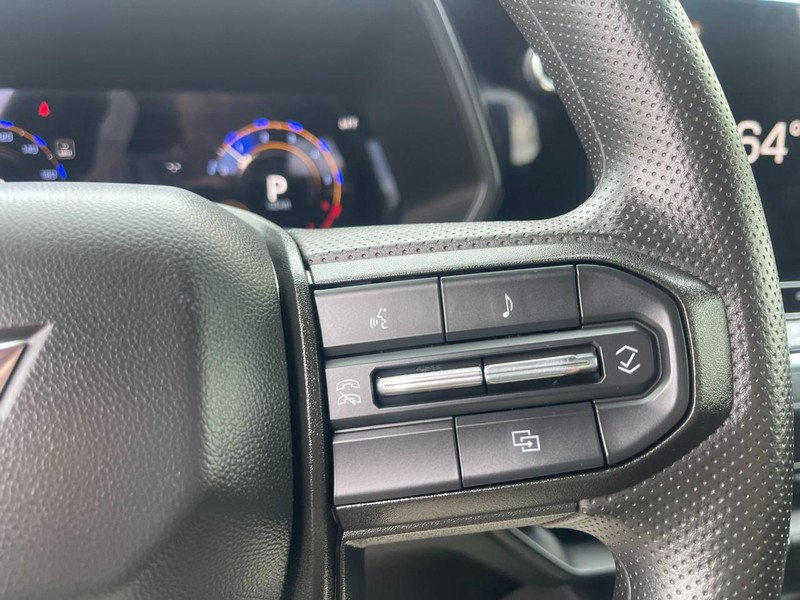 Chevrolet Colorado Vehicle Image 16