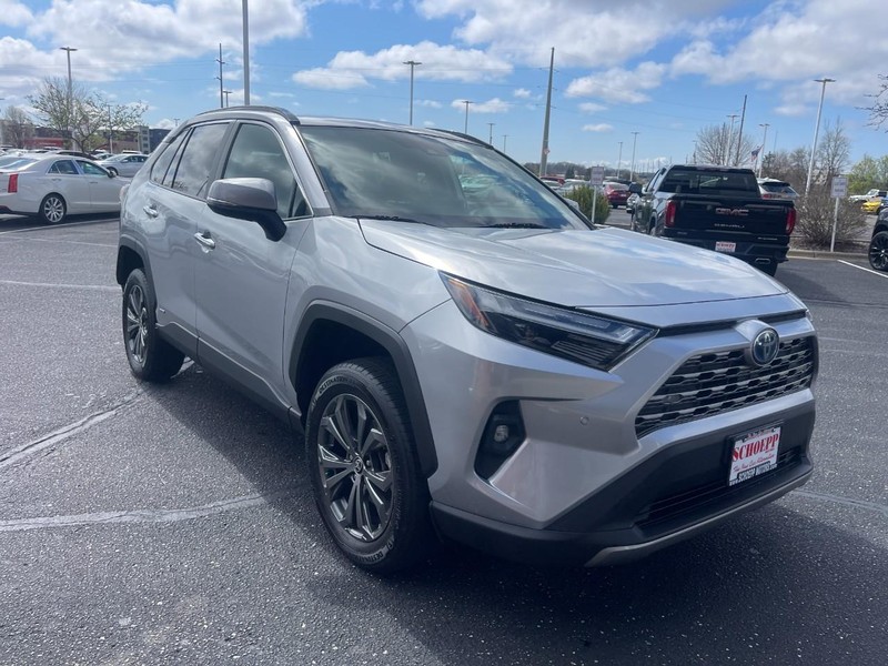 Toyota RAV4 Vehicle Image 02