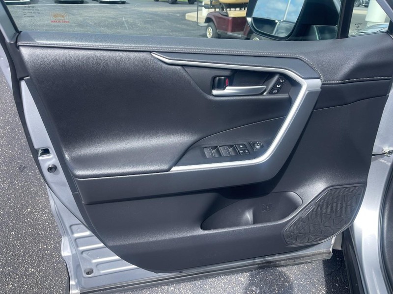 Toyota RAV4 Vehicle Image 20