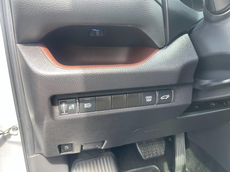 Toyota RAV4 Vehicle Image 22