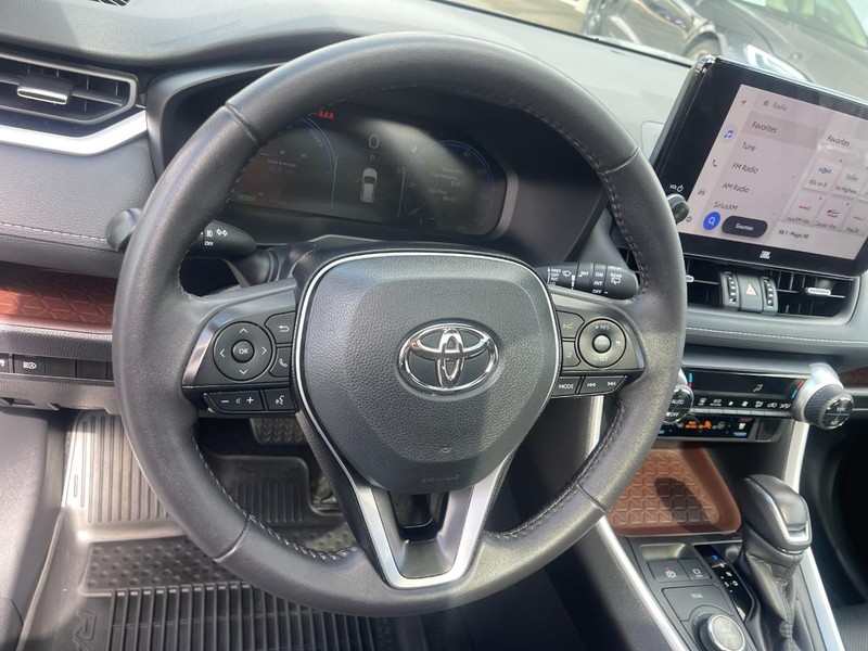 Toyota RAV4 Vehicle Image 23