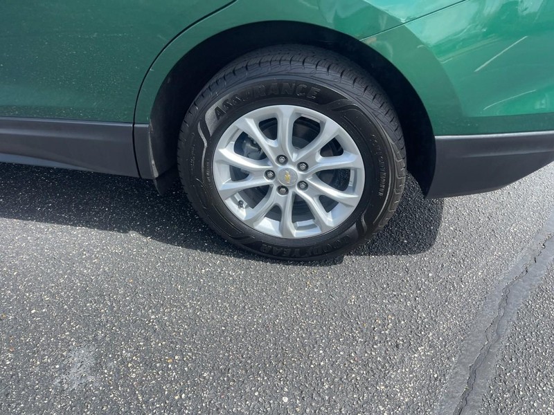 Chevrolet Equinox Vehicle Image 05