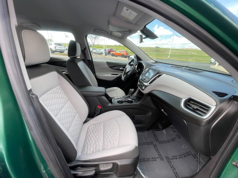 Chevrolet Equinox Vehicle Image 10