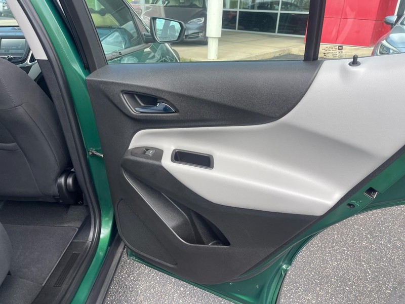 Chevrolet Equinox Vehicle Image 15