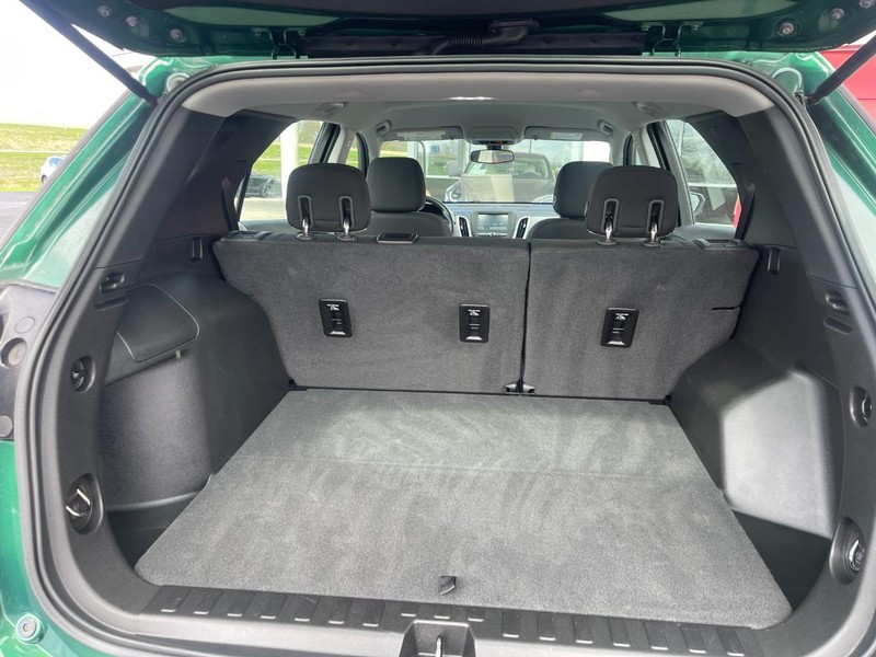 Chevrolet Equinox Vehicle Image 16
