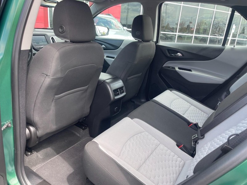 Chevrolet Equinox Vehicle Image 17