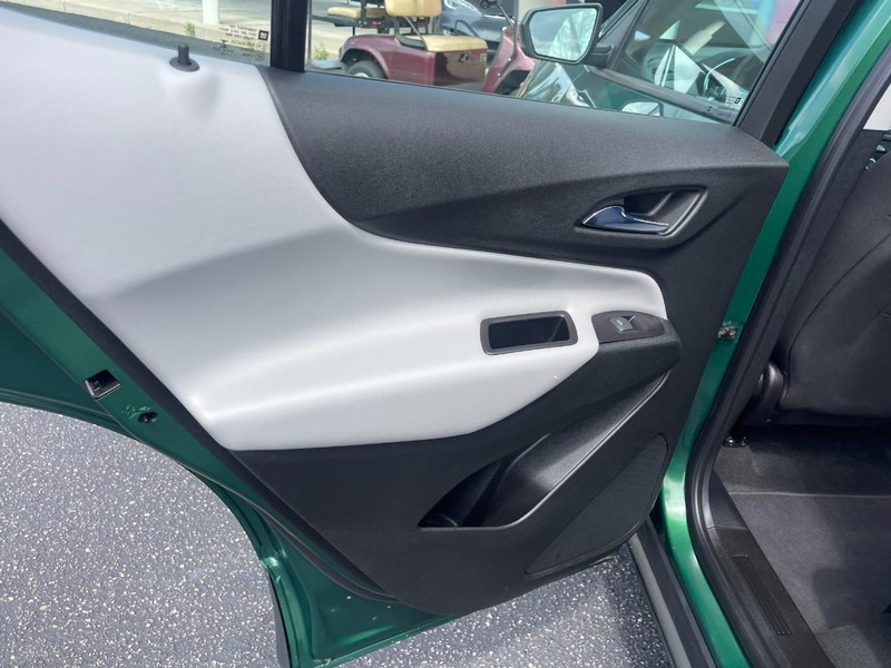 Chevrolet Equinox Vehicle Image 18