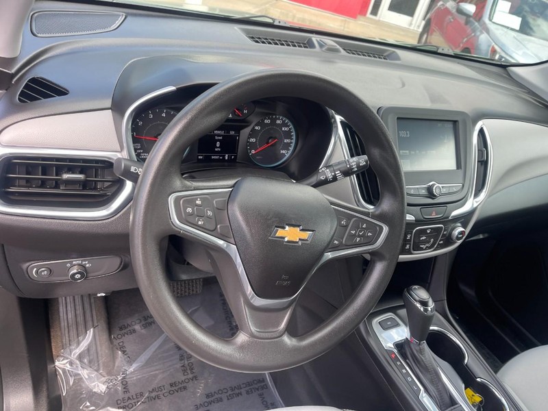 Chevrolet Equinox Vehicle Image 22