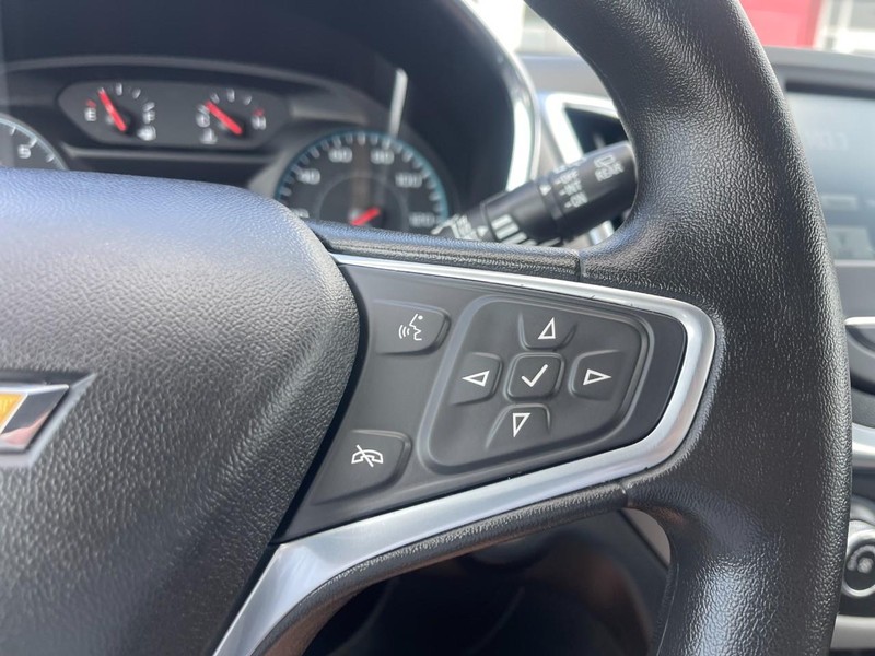 Chevrolet Equinox Vehicle Image 24