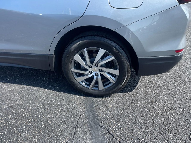 Chevrolet Equinox Vehicle Image 05