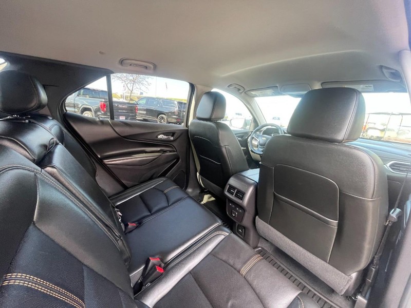 Chevrolet Equinox Vehicle Image 14