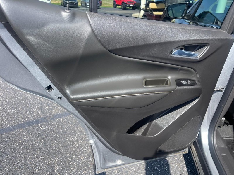Chevrolet Equinox Vehicle Image 19