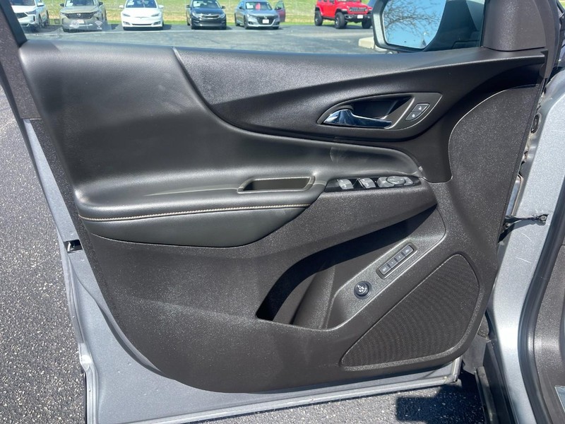 Chevrolet Equinox Vehicle Image 22
