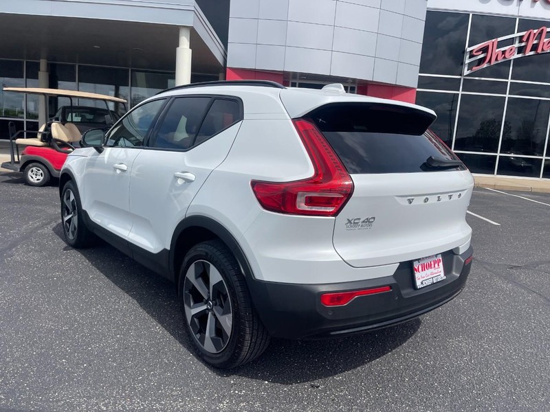 Volvo XC40 Vehicle Image 04