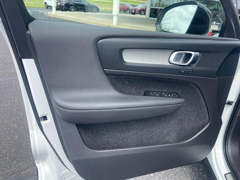 Volvo XC40 Vehicle Image 21