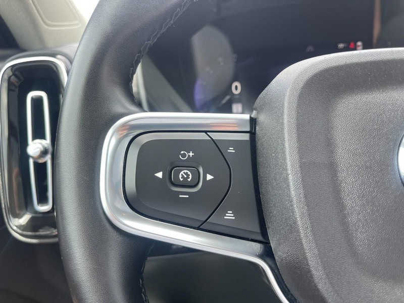 Volvo XC40 Vehicle Image 25