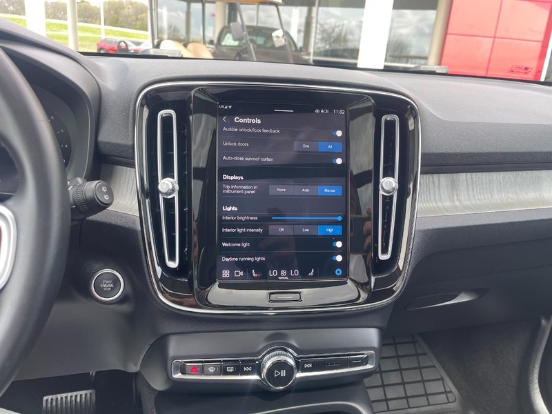 Volvo XC40 Vehicle Image 30