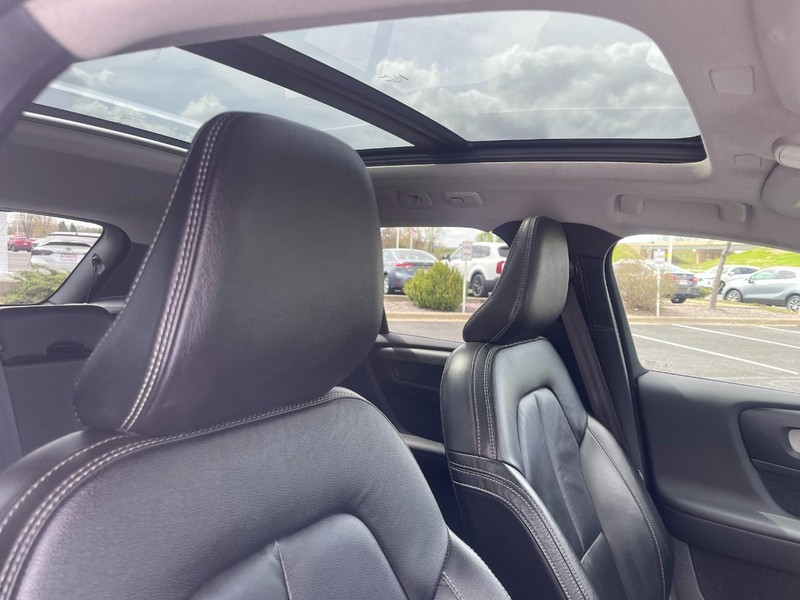 Volvo XC40 Vehicle Image 42